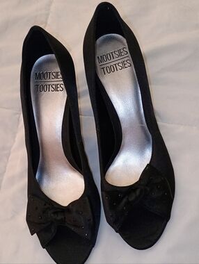 Mootsies Tootsies Black Satin Peep-Toe Pumps With Rhinestone Studded Bow